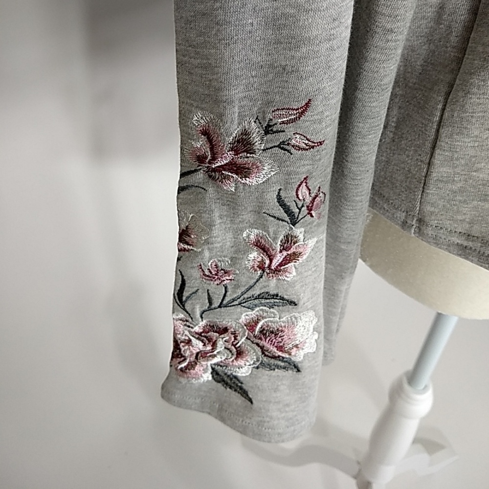 Brand New with tag long sleeve with embroidery top - Picture 3 of 7